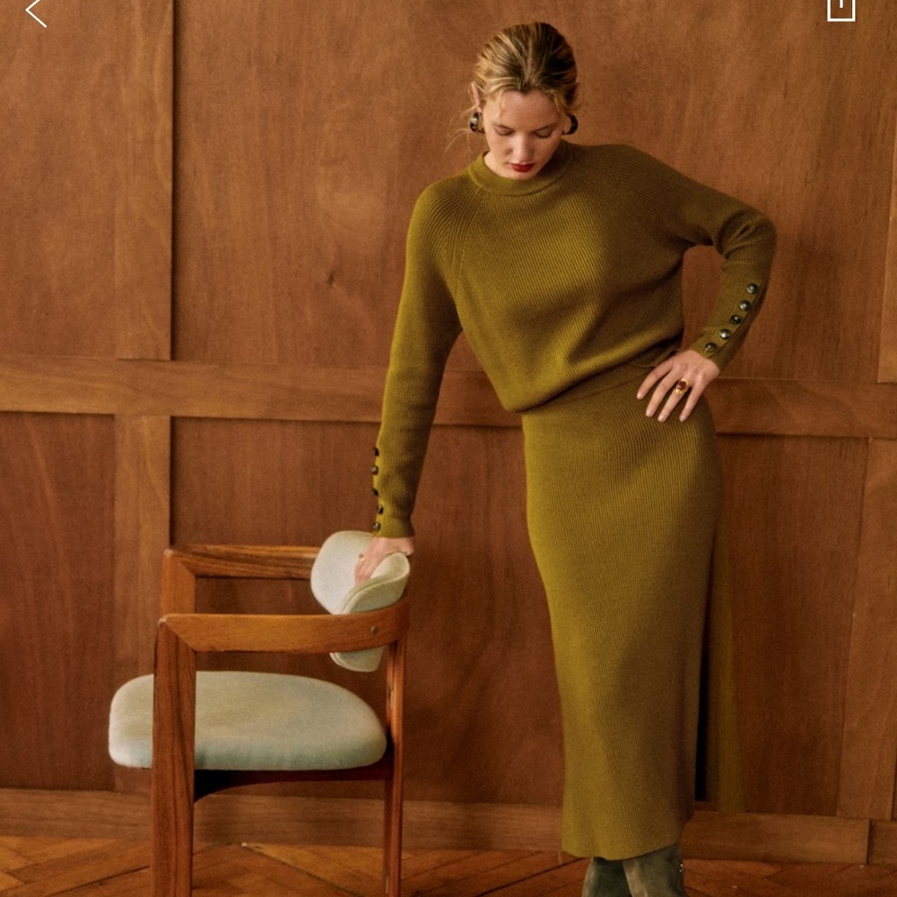 Selling Sézane Sami Jumper M - In EUC - Olive Green